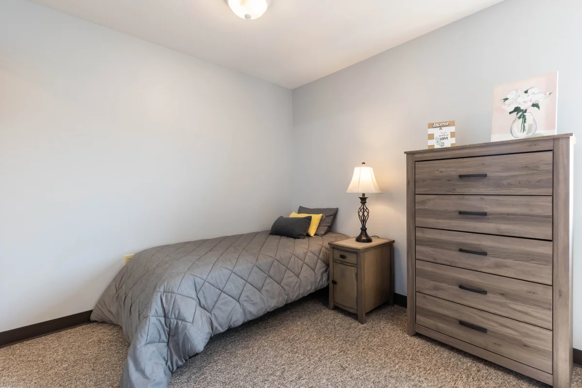 https://www.jaybirdseniorliving9.net/wp-content/uploads/2023/12/Manning_Senior_Living_09_1200.webp