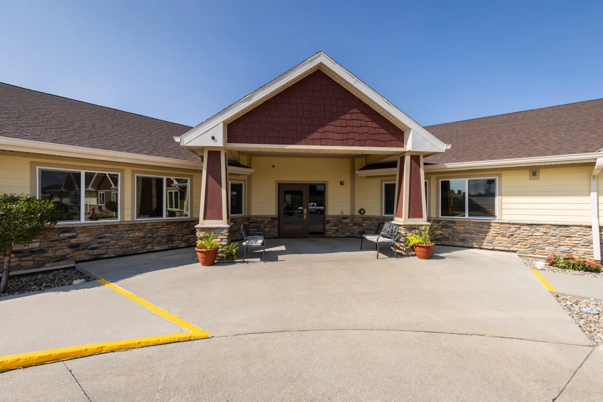 https://www.jaybirdseniorliving9.net/wp-content/uploads/2023/12/Manning_Senior_Living_20_1200.webp