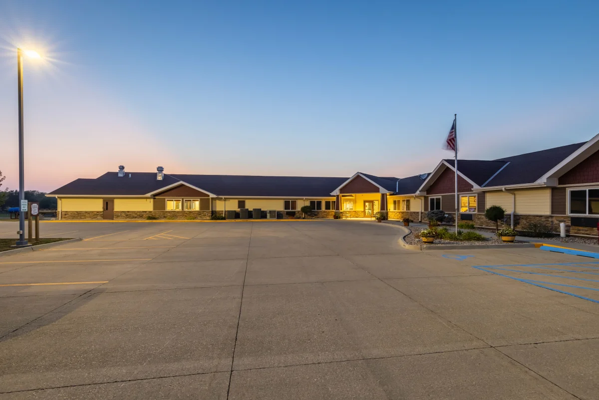 https://www.jaybirdseniorliving9.net/wp-content/uploads/2023/12/Manning_Senior_Living_36_1200.webp